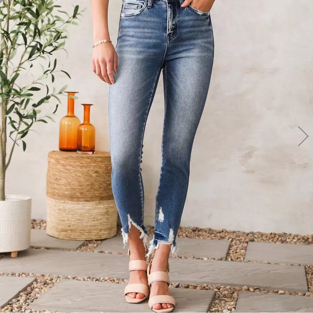 Distressed Raw Hem Straight Leg Jeans Size 28